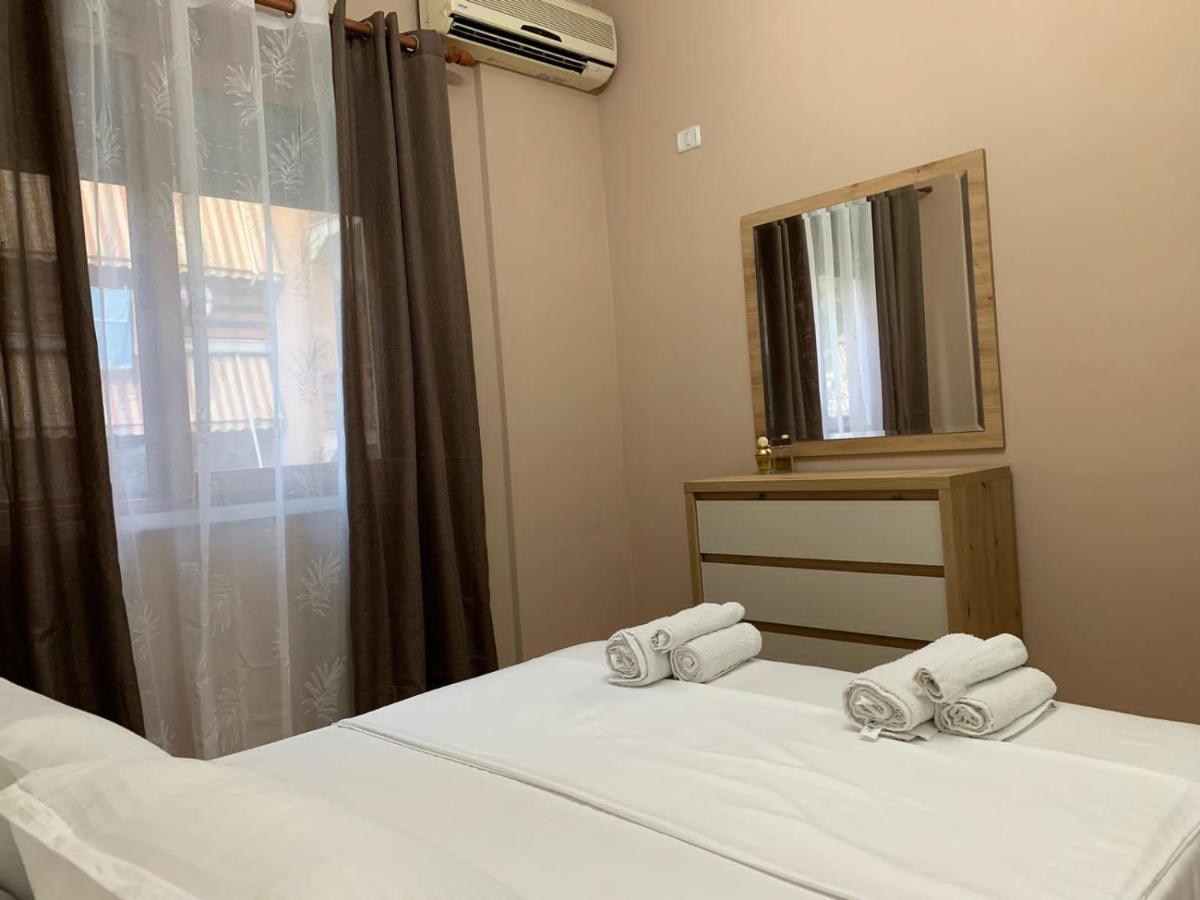 Roar Apartamento Golem (Tirana)